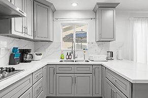 Comfy Retreat With Yard Cozy Interiors