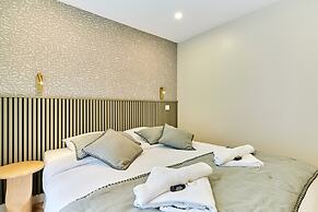 Superb Apartment Center of Paris