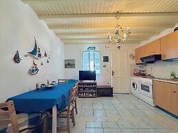 Stylish 2 Bd Escape Apt at Ornos Beach