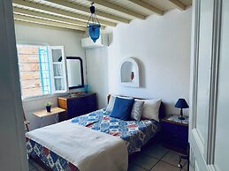 Stylish 2 Bd Escape Apt at Ornos Beach