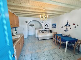 Stylish 2 Bd Escape Apt at Ornos Beach