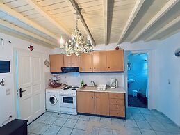 Stylish 2 Bd Escape Apt at Ornos Beach