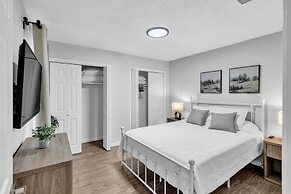 Charming Getaway In The Heart Of Arlington 2 Bedroom Duplex