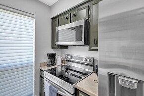 Charming Getaway In The Heart Of Arlington 2 Bedroom Duplex