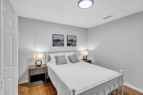 Charming Getaway In The Heart Of Arlington 2 Bedroom Duplex