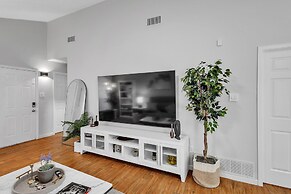 Charming Getaway In The Heart Of Arlington 2 Bedroom Duplex