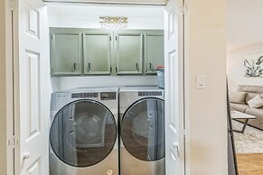 Charming Getaway In The Heart Of Arlington 2 Bedroom Duplex