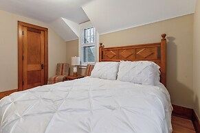 Charming Ann Arbor Retreat Near Dt & Attractions 3 Bedroom Home