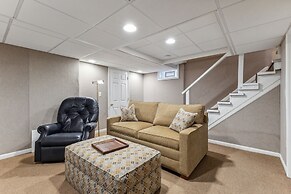 Charming Ann Arbor Retreat Near Dt & Attractions 3 Bedroom Home