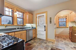 Charming Ann Arbor Retreat Near Dt & Attractions 3 Bedroom Home