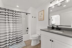 Cliff Side Retreat 2 Bedroom Condo