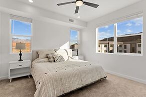 Cliff Side Retreat 2 Bedroom Condo