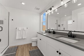 Cliff Side Retreat 2 Bedroom Condo