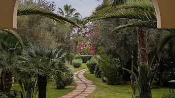 Les Cypres Hotel Restaurant