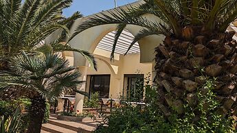 Les Cypres Hotel Restaurant