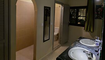 Les Cypres Hotel Restaurant