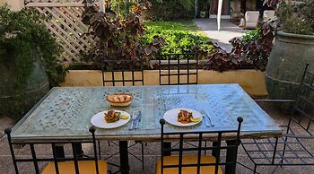 Les Cypres Hotel Restaurant