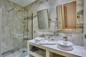 Amazing Apartment Center of Paris Le Marais