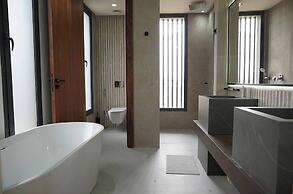 Marrakech Oasis Retreat - 5-bedroom Villa With Private Pool