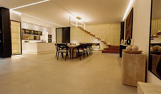 Marrakech Oasis Retreat - 5-bedroom Villa With Private Pool