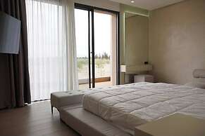 Marrakech Oasis Retreat - 5-bedroom Villa With Private Pool