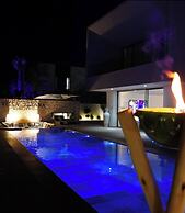 Marrakech Oasis Retreat - 5-bedroom Villa With Private Pool