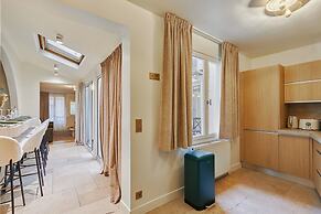 Terrace Apartment Trocadero Eiffel Tower by Studio Prestige