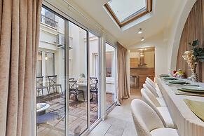Terrace Apartment Trocadero Eiffel Tower by Studio Prestige