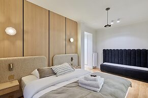 Terrace Apartment Trocadero Eiffel Tower by Studio Prestige