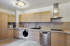 Terrace Apartment Trocadero Eiffel Tower by Studio Prestige