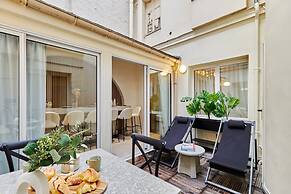 Terrace Apartment Trocadero Eiffel Tower by Studio Prestige