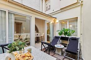 Terrace Apartment Trocadero Eiffel Tower by Studio Prestige