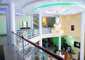 Fast Track Hotel