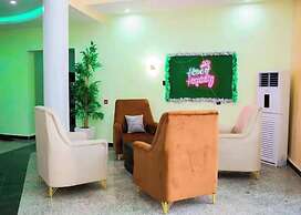 Fast Track Hotel