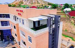 Fast Track Hotel