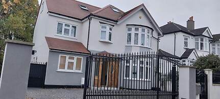 Bromley Manor - Spacious 11 Bedroom House