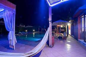 Villa Familiale De 5 Chambres Avec Piscine