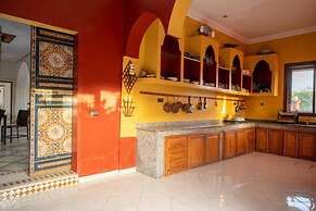 Villa Familiale De 5 Chambres Avec Piscine