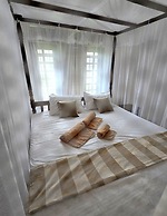 Ginger Harmony Guesthause and Café