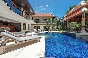 Naiharn 4br Private PoolVilla near Beach