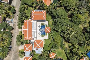 Naiharn 4br Private PoolVilla near Beach