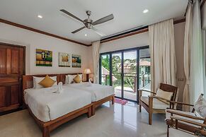 Naiharn 4br Private PoolVilla near Beach