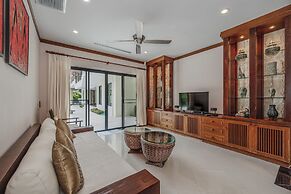 Naiharn 4br Private PoolVilla near Beach