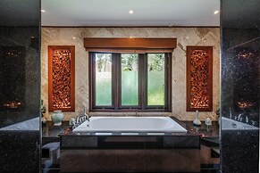 Naiharn 4br Private PoolVilla near Beach