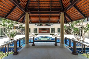 Naiharn 4br Private PoolVilla near Beach