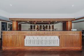 Naiharn 4br Private PoolVilla near Beach