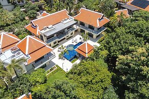 Naiharn 4br Private PoolVilla near Beach