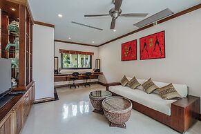 Naiharn 4br Private PoolVilla near Beach