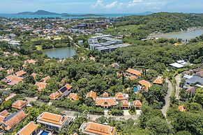 Naiharn 4br Private PoolVilla near Beach