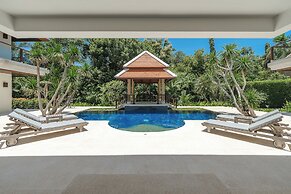 Naiharn 4br Private PoolVilla near Beach